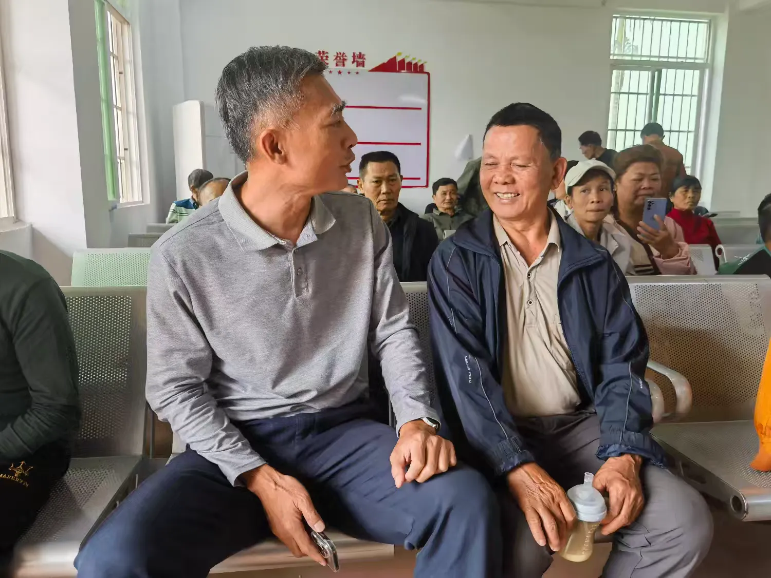 市環(huán)發(fā)公司深入青云村開(kāi)展2026年元旦春節(jié)期間走訪(fǎng)慰問(wèn)送溫暖活動(dòng)(圖4) 市環(huán)發(fā)公司深入青云村開(kāi)展2026年元旦春節(jié)期間走訪(fǎng)慰問(wèn)送溫暖活動(dòng)(圖4)